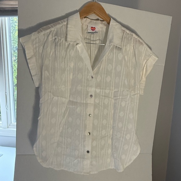 Hester & Orchard Tops - Hester & Orchard Button-Down Short Sleeve Shirt - Off White